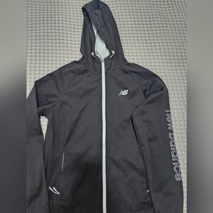 New Balance women’s windbreaker jacketSizeM lightly worn